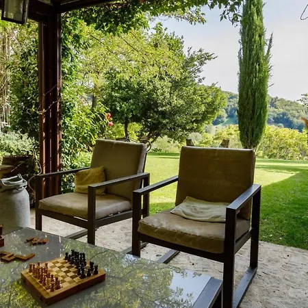 Vila Casalina 8, Emma Mondaino